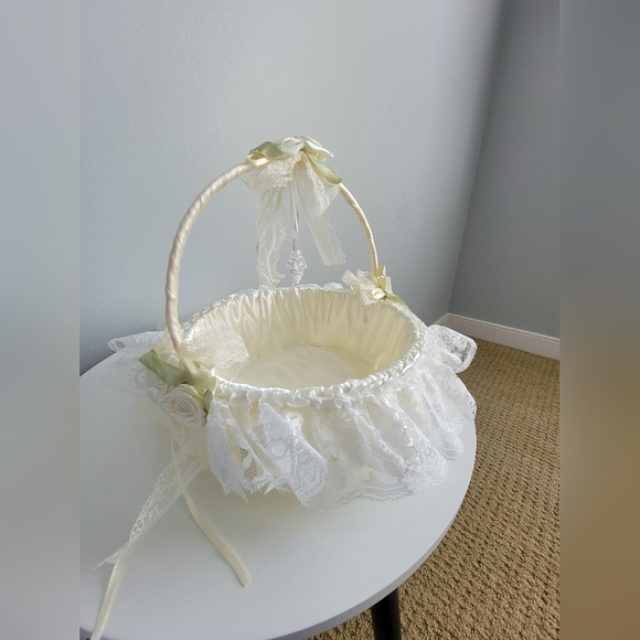 Set of 2 Flower Girl Baskets - Picture 14 of 16